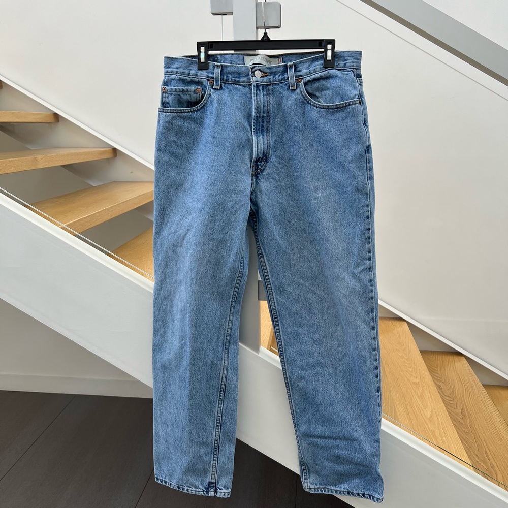 Mens Levi 550 relaxed fit jean.